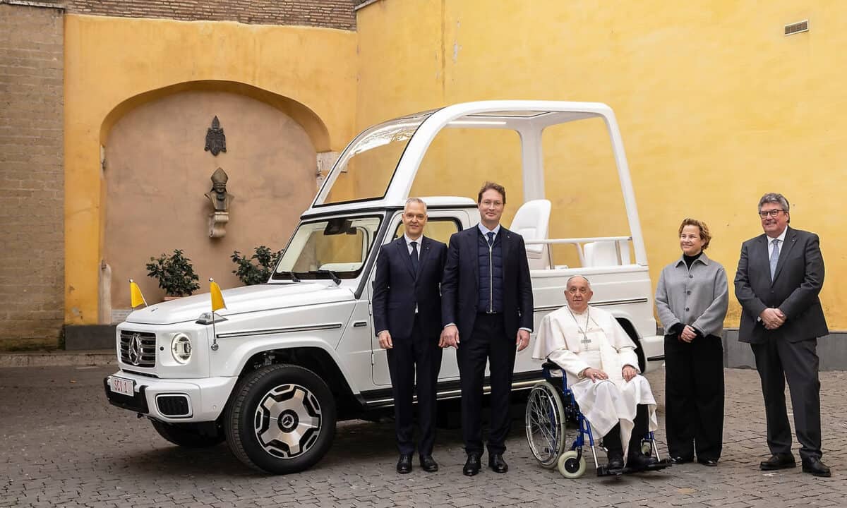 פופמוביל חשמלי מרצדס G