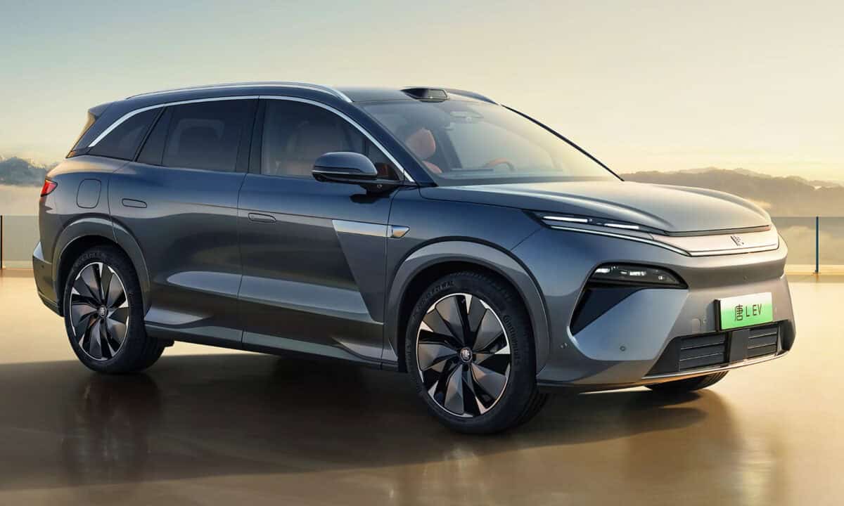 BYD טאנג L גרסת 2025