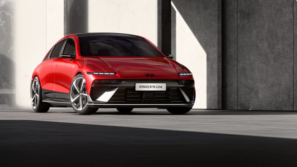 יונדאי איוניק 6 גרסת N-Line בצבע אדום