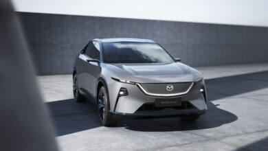 מאזדה EZ60 רכב פנאי חשמלי בצבע אפור