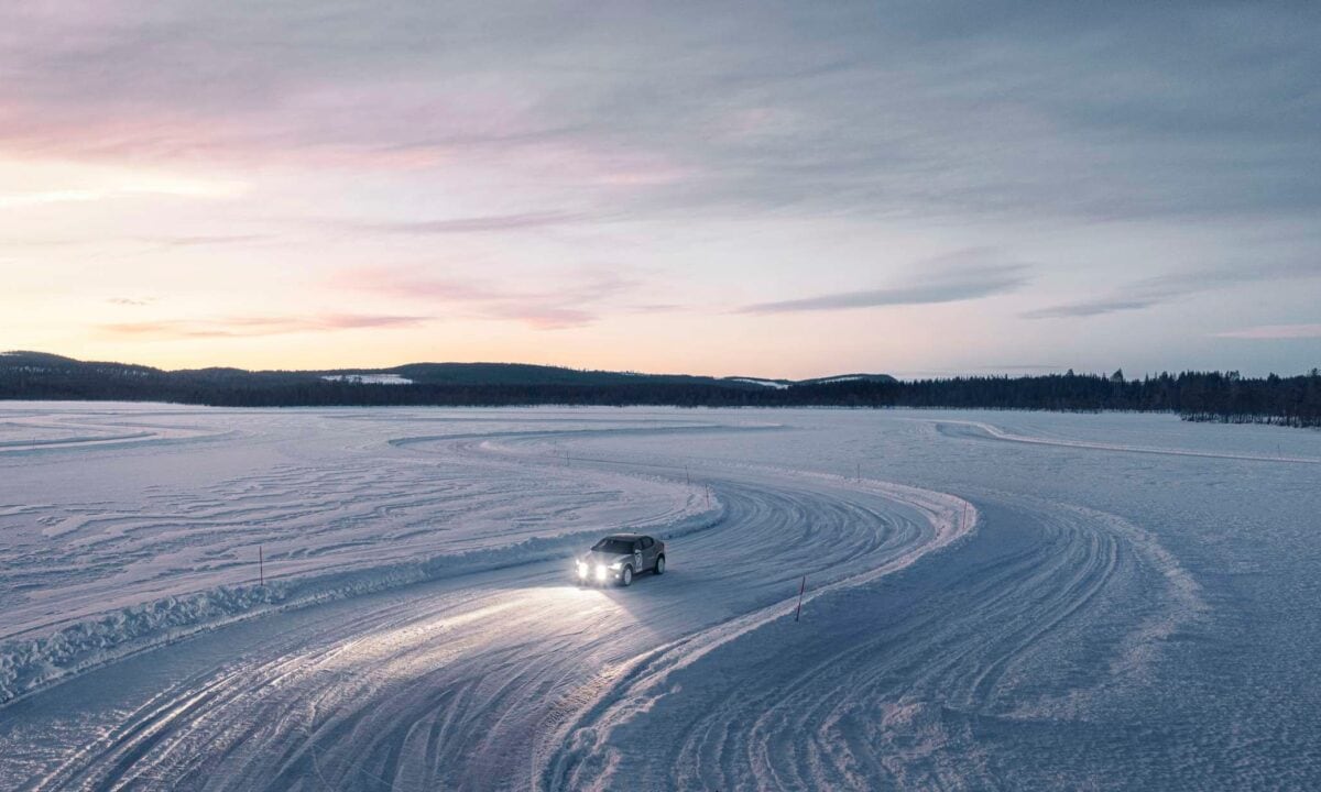 פולסטאר 2 בנסיעה בשלג