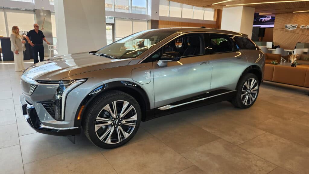 מבט צד על קאדילק אופטיק חשמלי