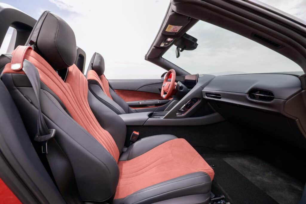 סביבת הנהג של MG סייברסטר