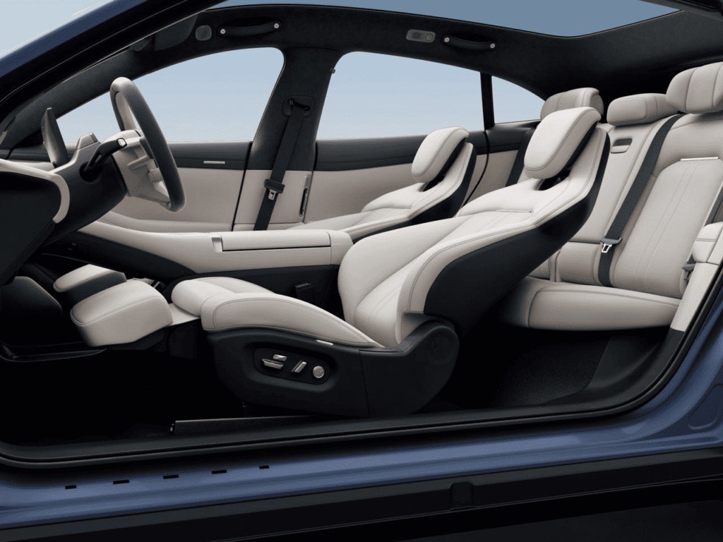 פנים הרכב של שיאומי YU7