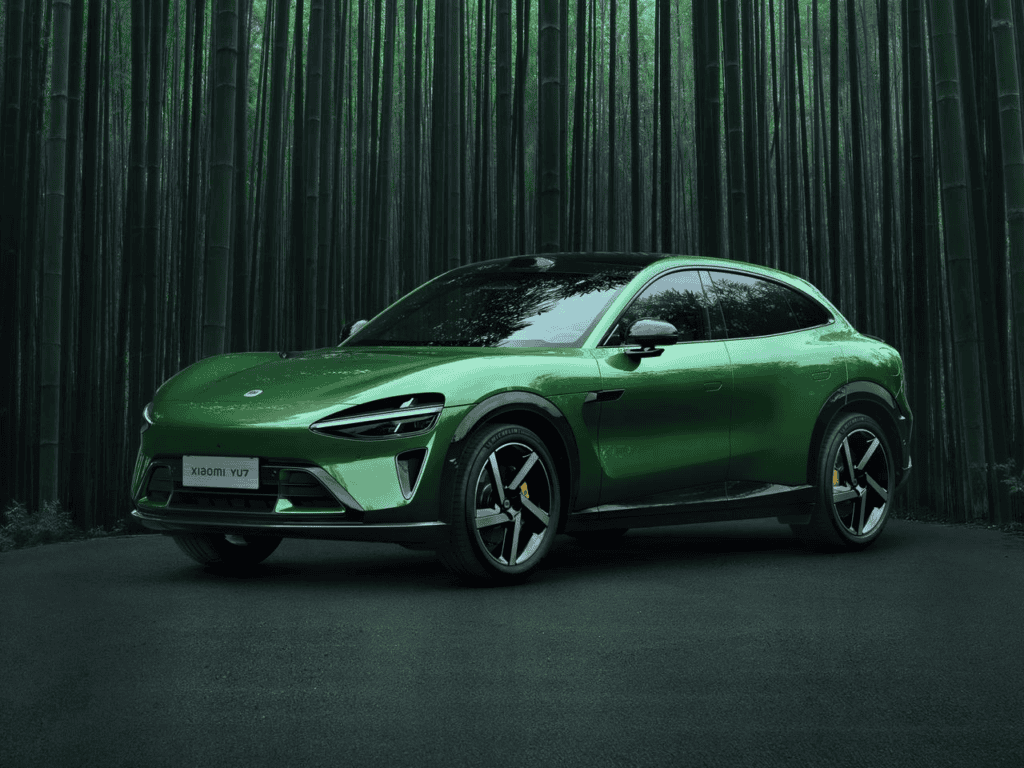 שיאומי YU7 רכב פנאי חשמלי בצבע ירוק