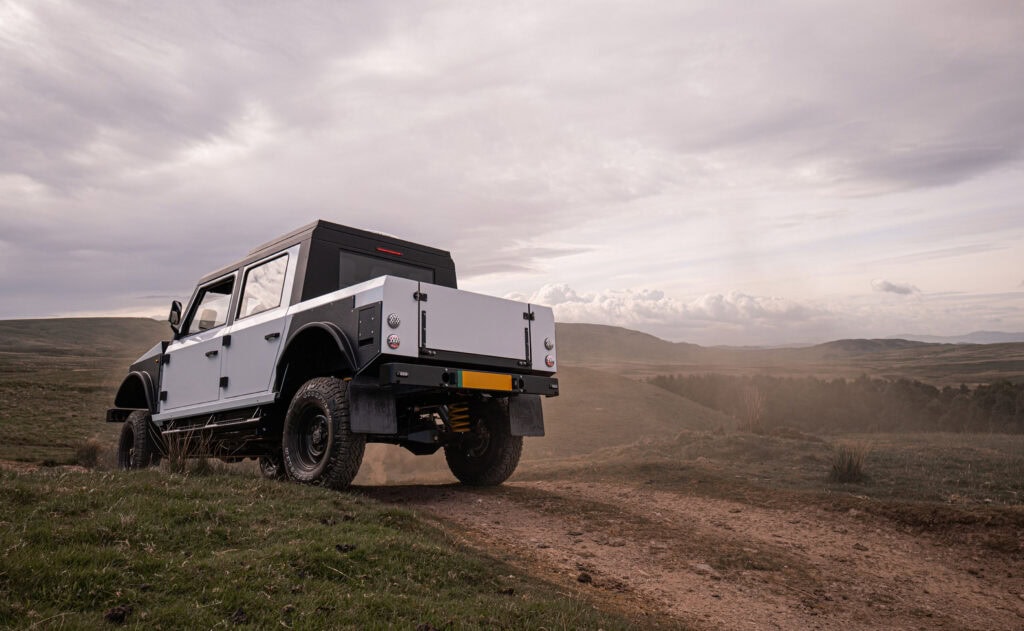 מבט אחורי על רכב השטח החשמלי של מונרו EV