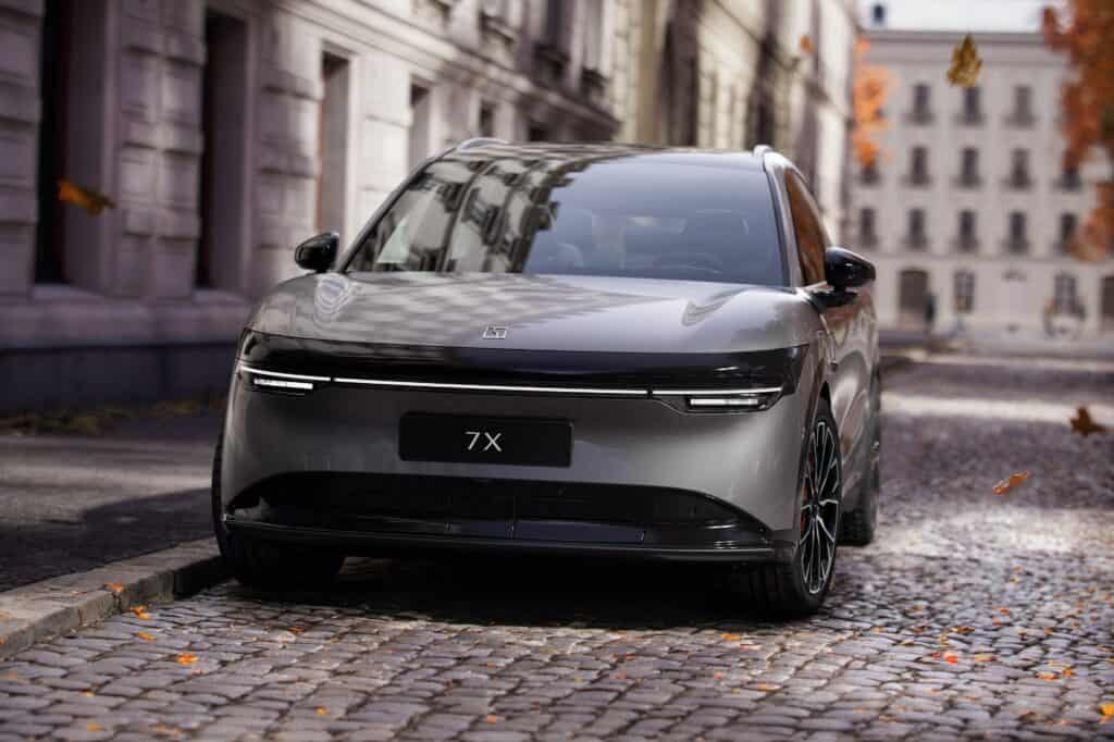 זיקר 7X בנסיעה בעיר