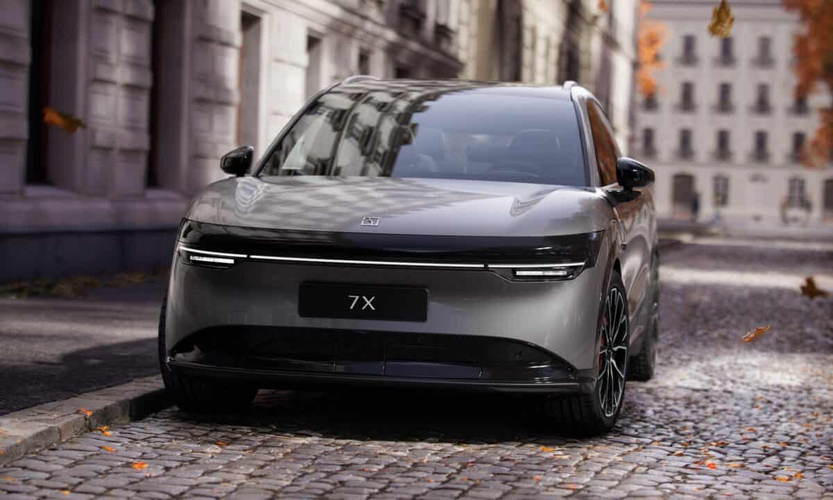 זיקר 7X בנסיעה בעיר