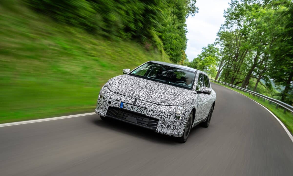 קיה EV4 במבחן על מסלול