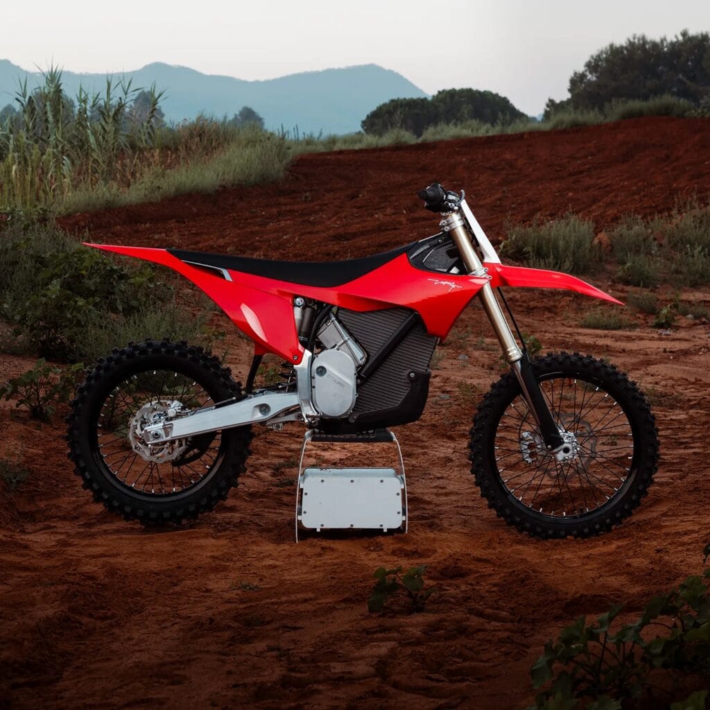 סטארק ווארג 1.2 המעודכן, מבט צד על האופנוע החשמלי