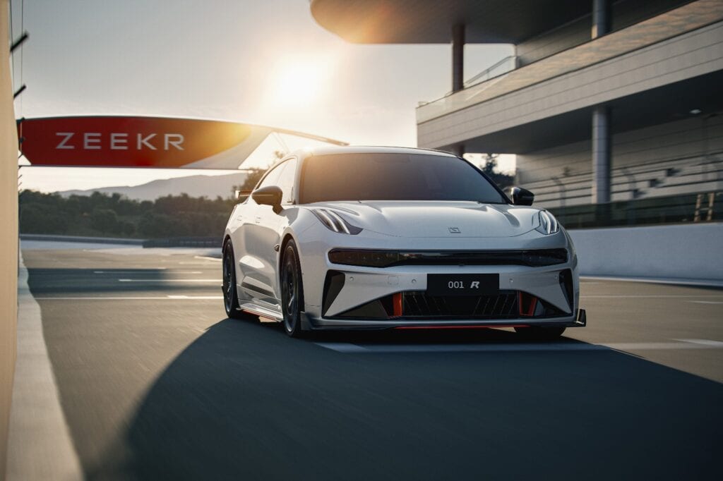 זיקר 001 FR על המסלול