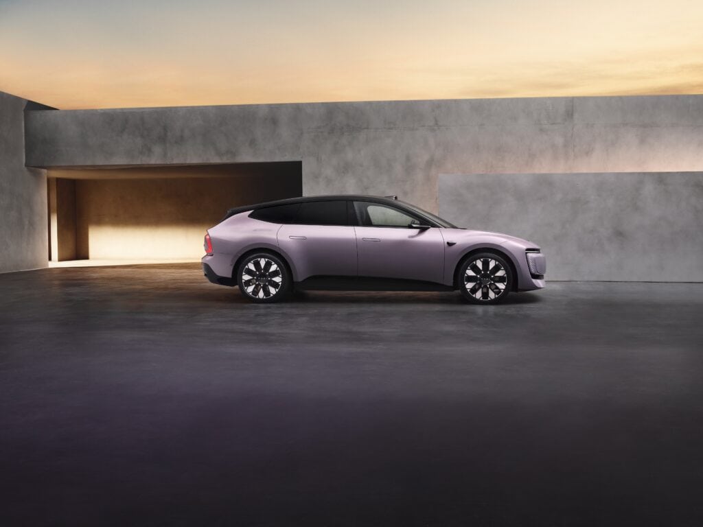 מבט צד על אאודי E5 ספורטבק