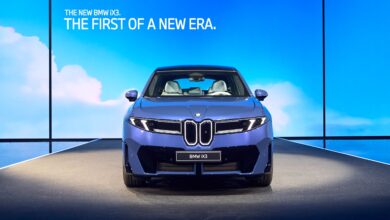 ב.מ.וו iX3 החדשה – חזית עם גריל סגור, פנסים צרים ועיצוב אווירודינמי מודרני