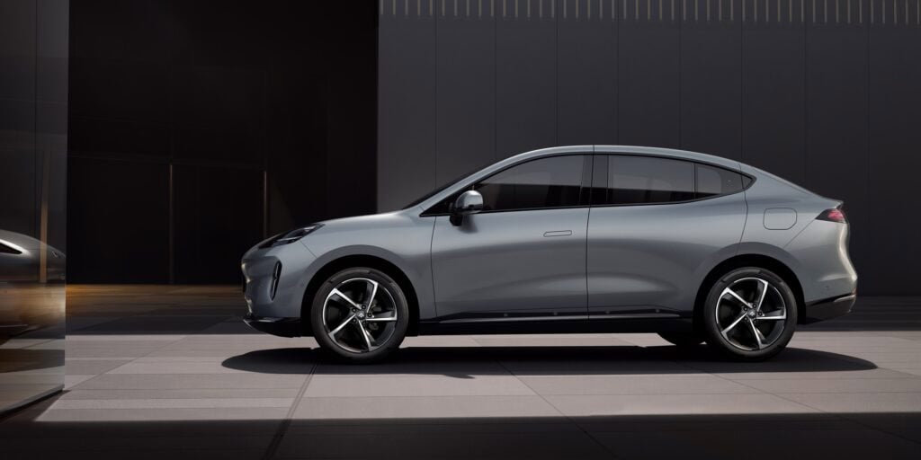 מבט צד על GAC AION HT