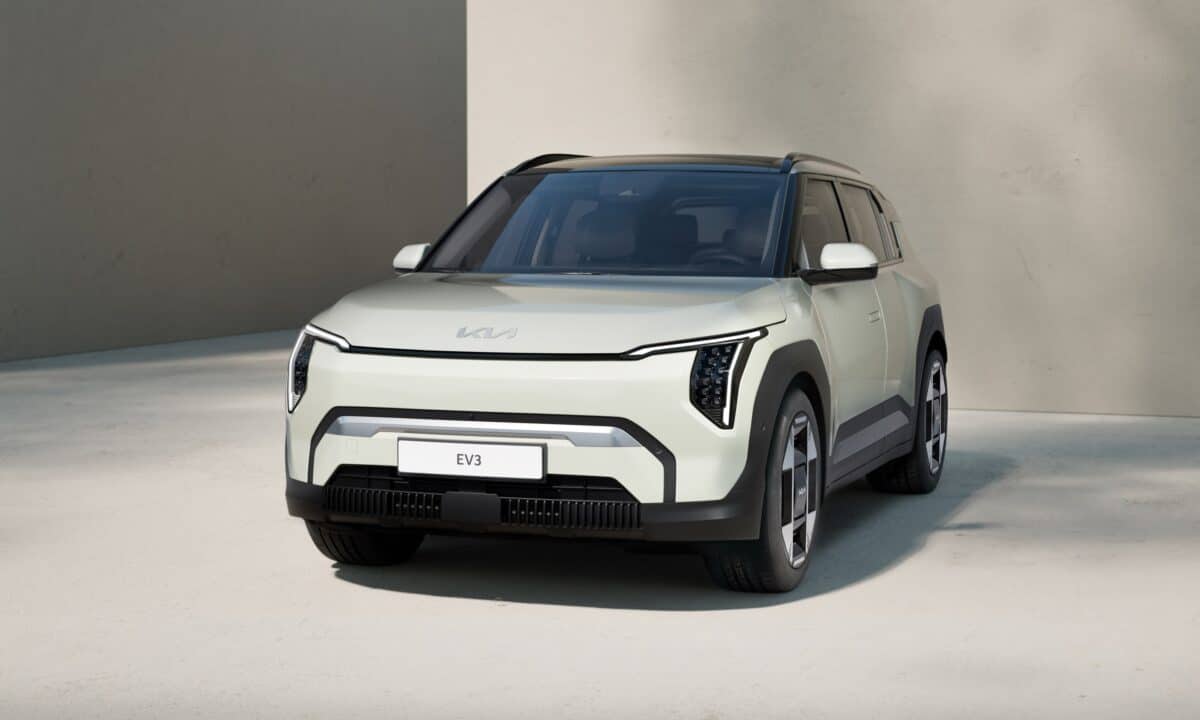 מבט קדמי על קיה EV3