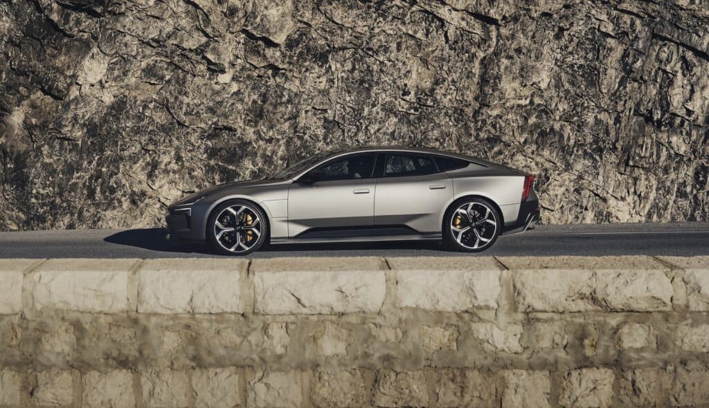 מבט צד על פולסטאר 5