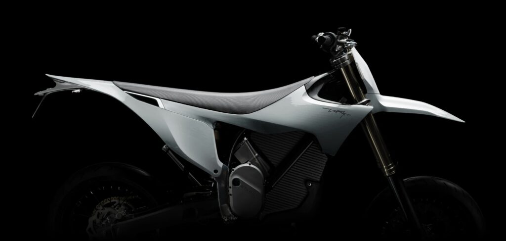 מבט צד על אופנוע חשמלי סטארק וורג SM