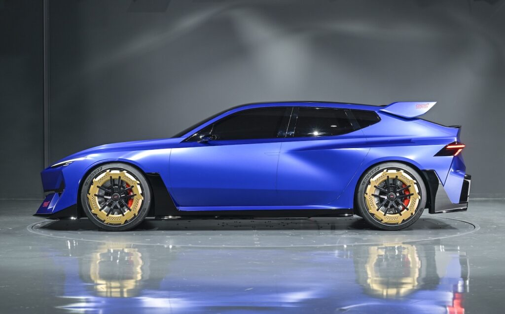 מבט צד על סובארו Performance-E חשמלית