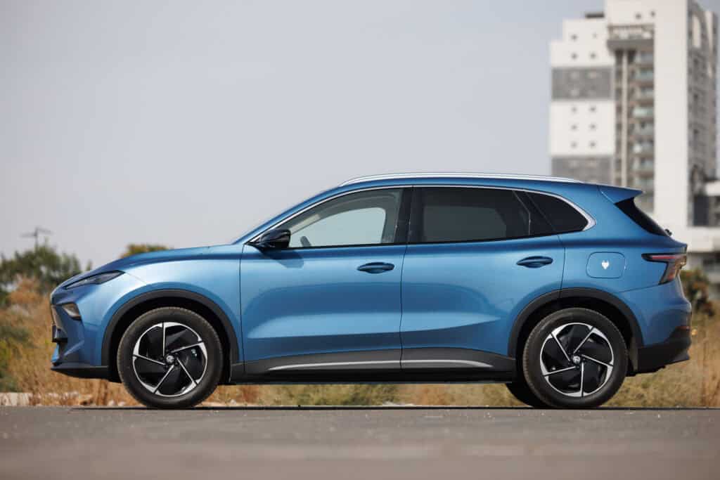 מבט צד על MG S5