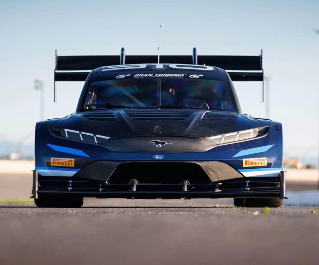 מבט קדמי על פורד סופר מוסטאנג מאך-E