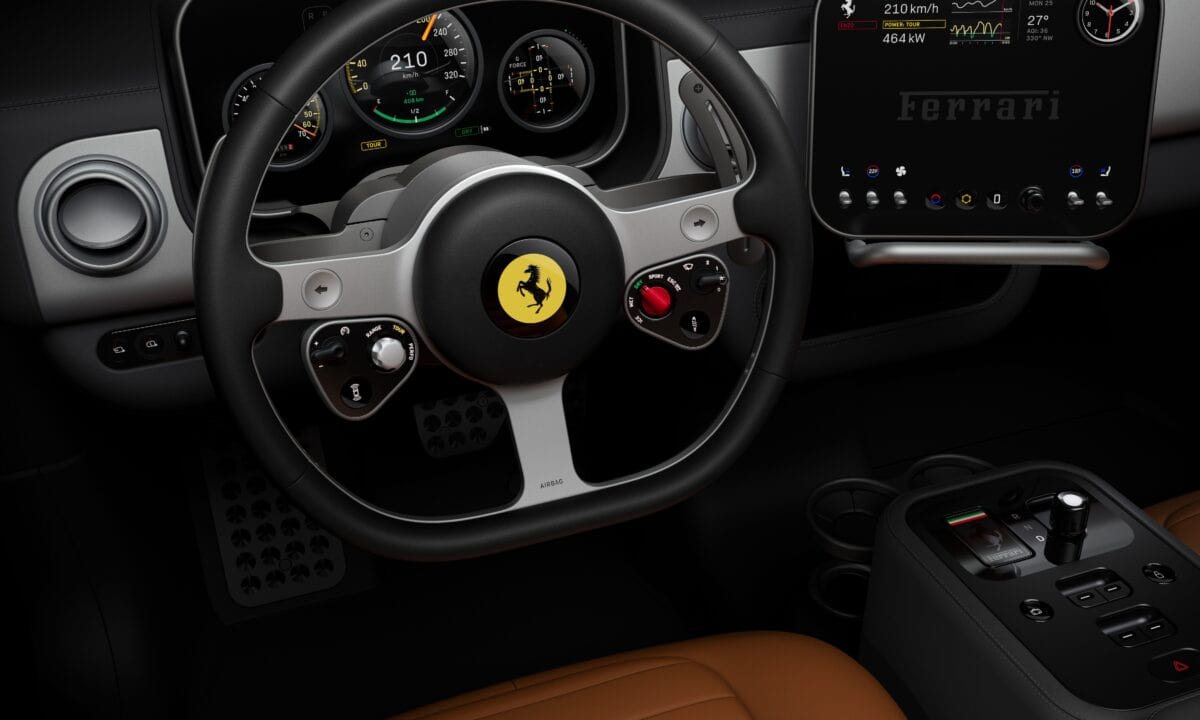 סביבת הנהג של פרארי לוצ׳ה החשמלית